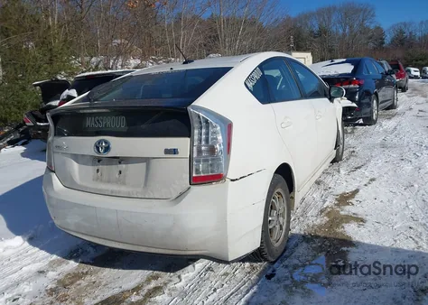 2011 Toyota Prius Three z USA, uszkodzony, nr VIN JTDKN3DU8B1357187
